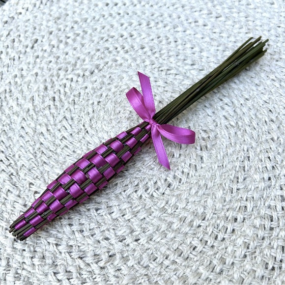 Lavender Wand - Hand-woven Fragrant Sachet, Handmade - Picture 3 of 5
